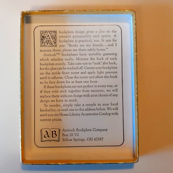 Box of 27 gummed book plates - Picture 3 of 3